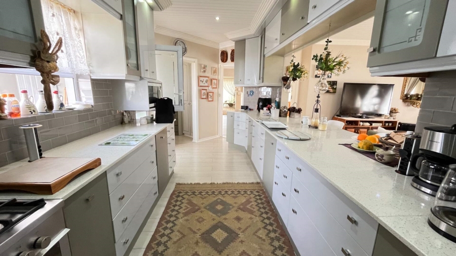 4 Bedroom Property for Sale in Hartenbos Central Western Cape